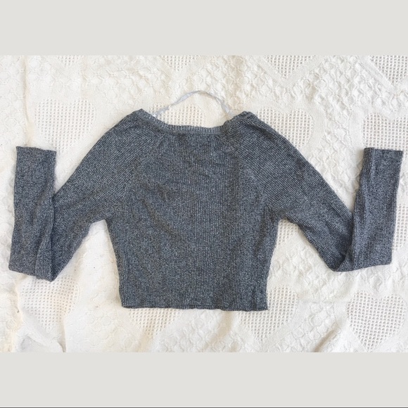 Cropped long sleeve grey sweater - Picture 2 of 3